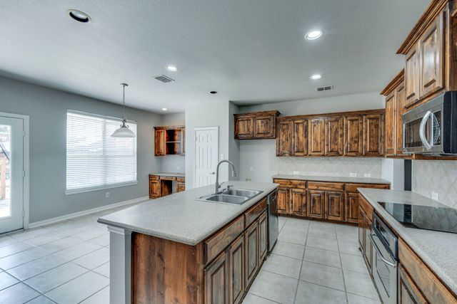 3003 Oak Briar Lane, Grand Prairie, TX 75052