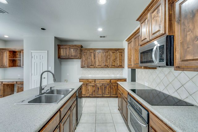 3003 Oak Briar Lane, Grand Prairie, TX 75052