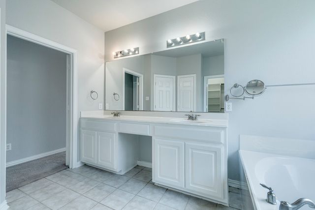 3003 Oak Briar Lane, Grand Prairie, TX 75052