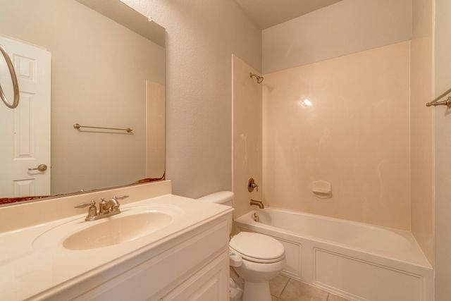 3003 Oak Briar Lane, Grand Prairie, TX 75052