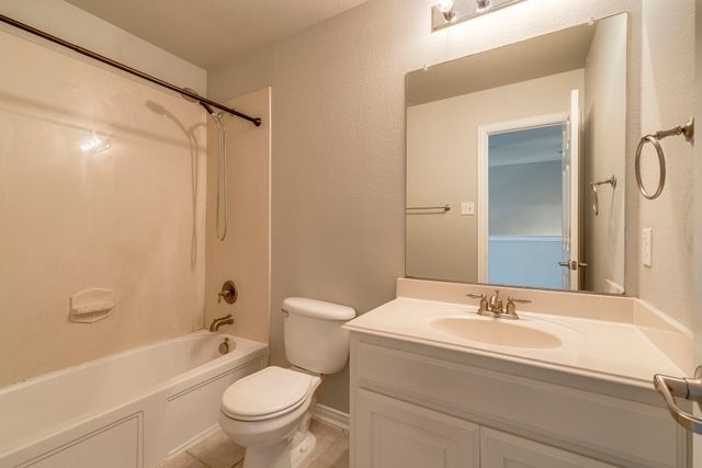 3003 Oak Briar Lane, Grand Prairie, TX 75052