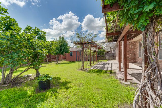 3003 Oak Briar Lane, Grand Prairie, TX 75052