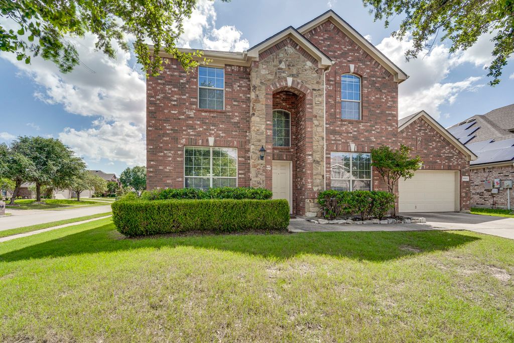 3003 Oak Briar Lane, Grand Prairie, TX 75052