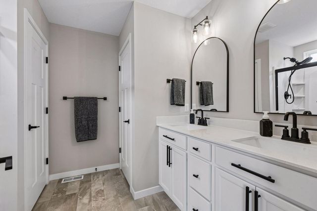 12740 Kinghorn Lane, Rogers, MN 55374