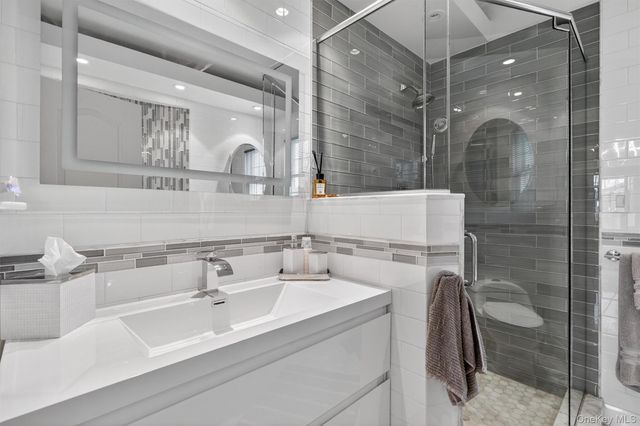 3377 Agar Place, Bronx, NY 10465