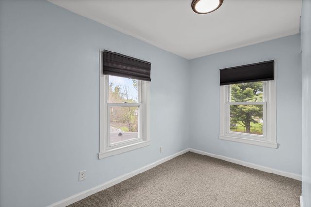 55 E MOUNT KIRK AVE, Eagleville, PA 19403
