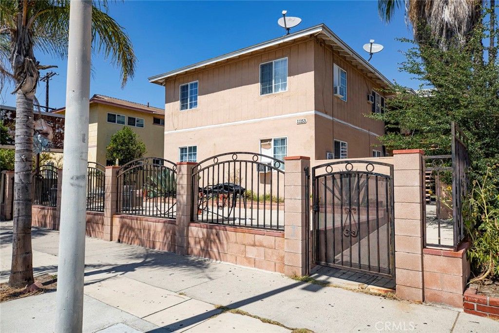 11153 Sherman, Los Angeles, CA 91352 — exterior