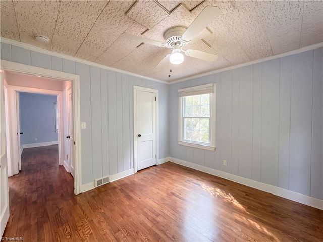 331 Burkewood Drive, Winston-salem, NC 27104