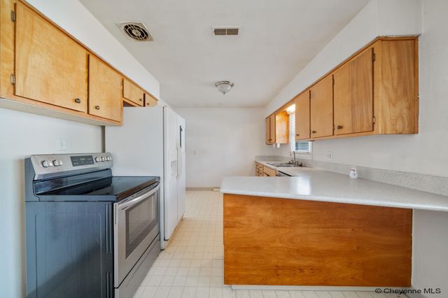 810 CAHILL DR, Cheyenne, WY 82001