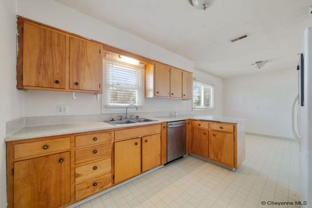 810 CAHILL DR, Cheyenne, WY 82001