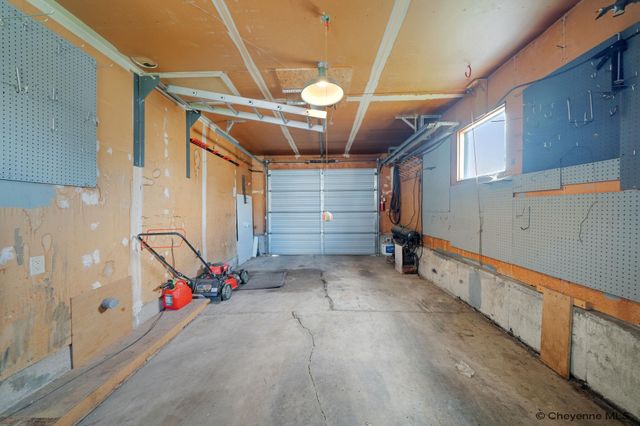 810 CAHILL DR, Cheyenne, WY 82001