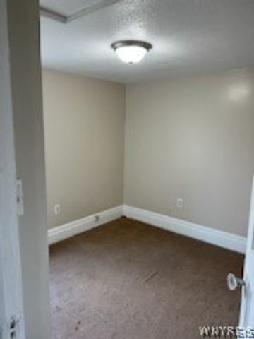 1876 Pierce Avenue, Niagara Falls, NY 14301