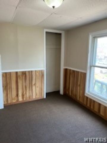 1876 Pierce Avenue, Niagara Falls, NY 14301