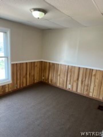1876 Pierce Avenue, Niagara Falls, NY 14301
