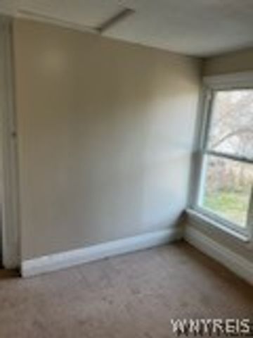 1876 Pierce Avenue, Niagara Falls, NY 14301