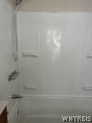1876 Pierce Avenue, Niagara Falls, NY 14301