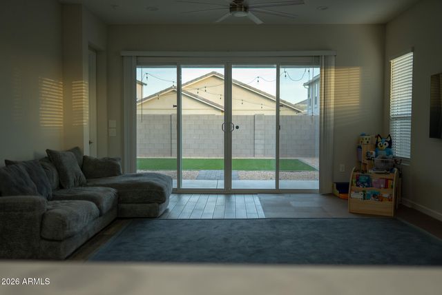 10227 W SALTER Drive, Peoria, AZ 85382