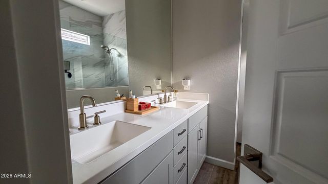 10227 W SALTER Drive, Peoria, AZ 85382