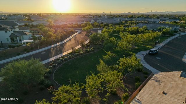 10227 W SALTER Drive, Peoria, AZ 85382