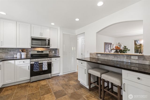 2408 164th Avenue NE, Bellevue, WA 98008