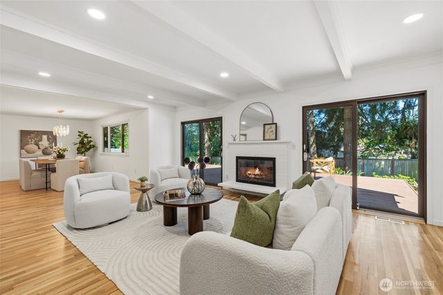 2408 164th Avenue NE, Bellevue, WA 98008
