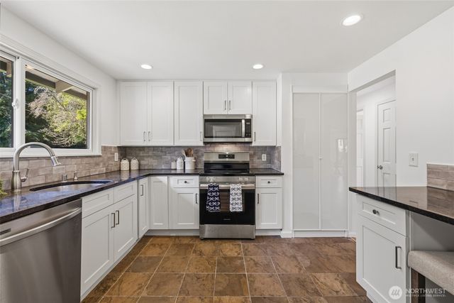 2408 164th Avenue NE, Bellevue, WA 98008
