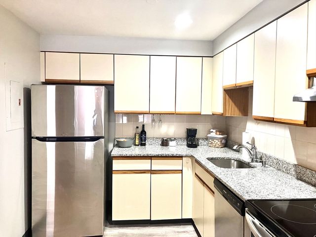 150 Lynnway 103, Lynn, MA 01902