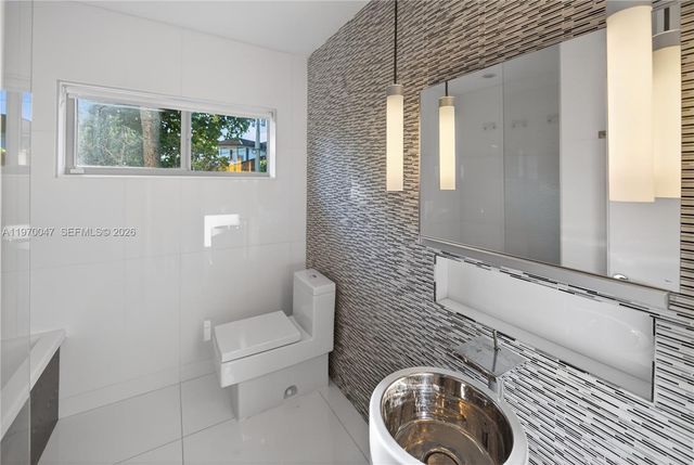 1000 N Shore Dr 0, Miami Beach, FL 33141