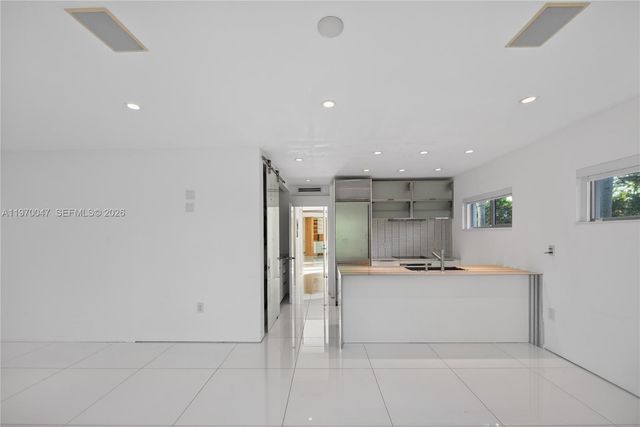 1000 N Shore Dr 0, Miami Beach, FL 33141