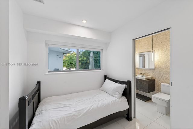 1000 N Shore Dr 0, Miami Beach, FL 33141