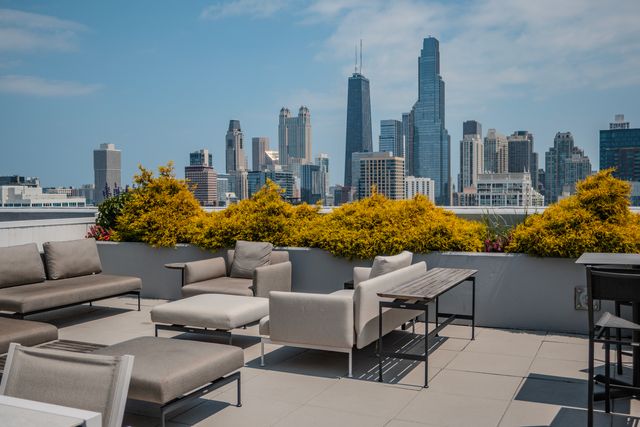 375 W ERIE Street 314, Chicago, IL 60654