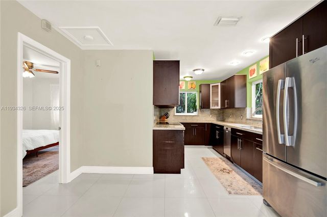 7135 SW 19th Ter, Miami, FL 33155