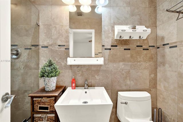 7135 SW 19th Ter, Miami, FL 33155