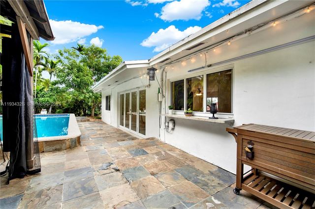 7135 SW 19th Ter, Miami, FL 33155