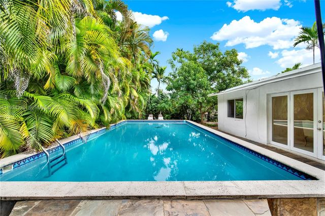 7135 SW 19th Ter, Miami, FL 33155