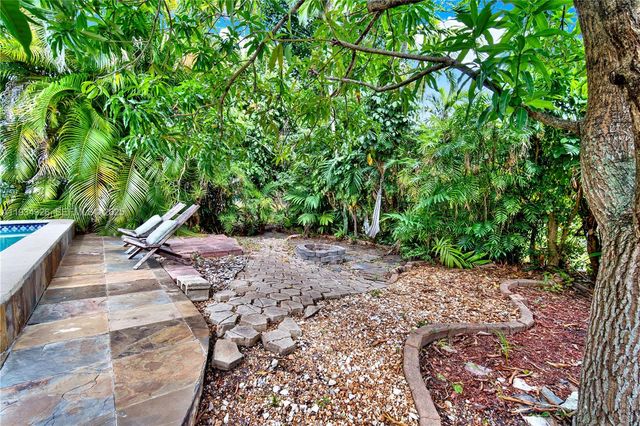 7135 SW 19th Ter, Miami, FL 33155