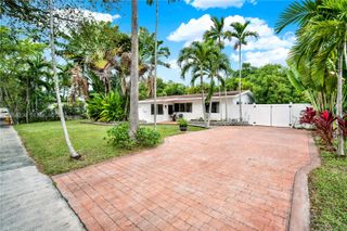 7135 SW 19th Ter, Miami, FL 33155