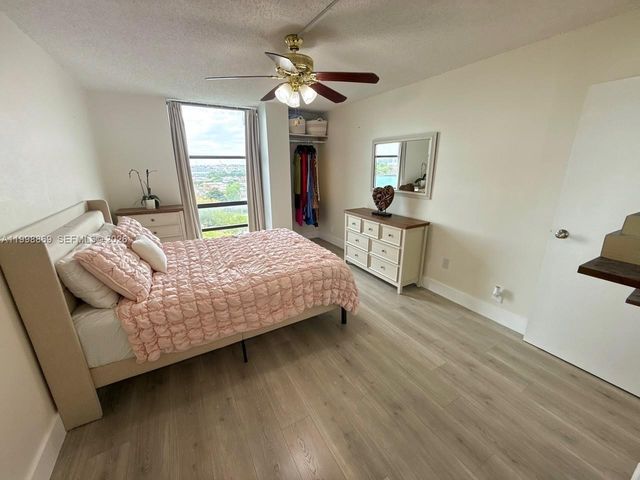 1825 W 44th Pl 808, Hialeah, FL 33012