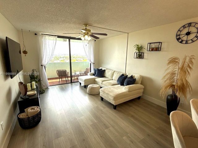 1825 W 44th Pl 808, Hialeah, FL 33012