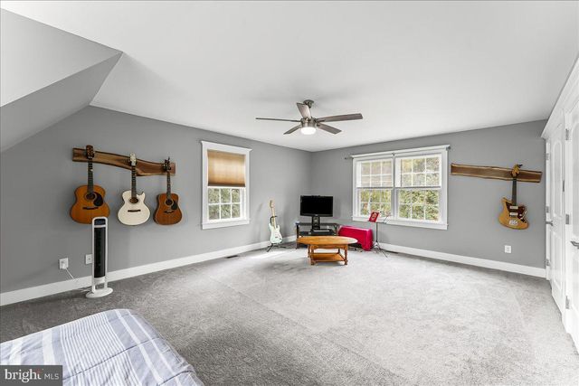 12 OWENWOOD DR, Lincoln University, PA 19352