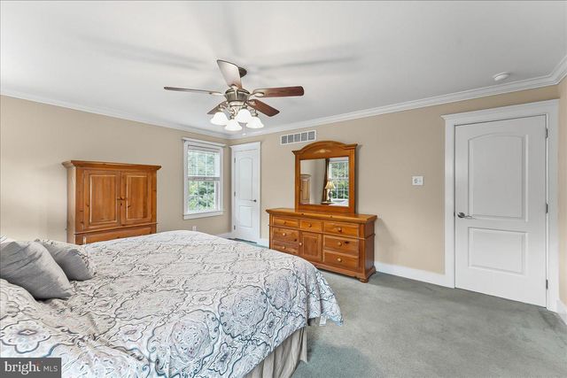12 OWENWOOD DR, Lincoln University, PA 19352