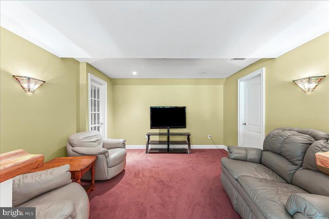 12 OWENWOOD DR, Lincoln University, PA 19352