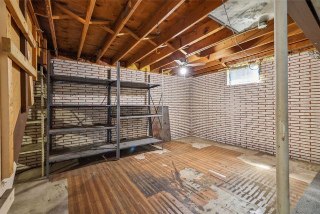 930 Emma Avenue, Des Moines, IA 50315