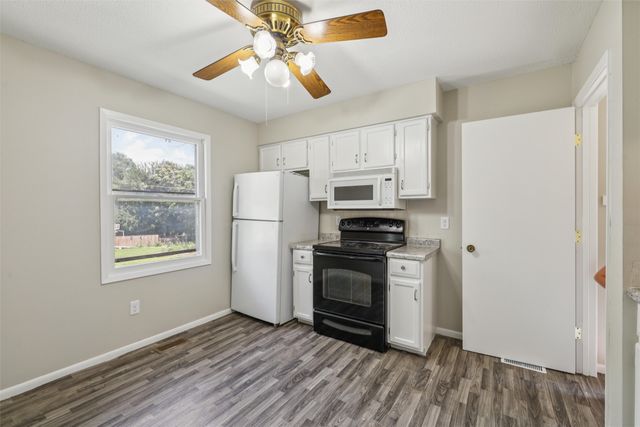 930 Emma Avenue, Des Moines, IA 50315