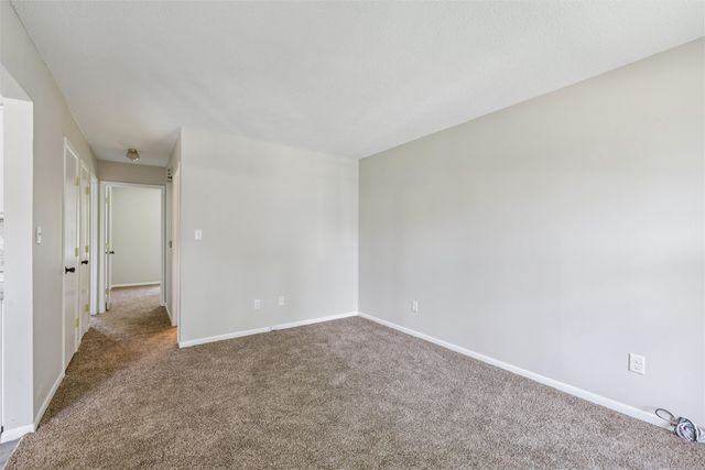 930 Emma Avenue, Des Moines, IA 50315