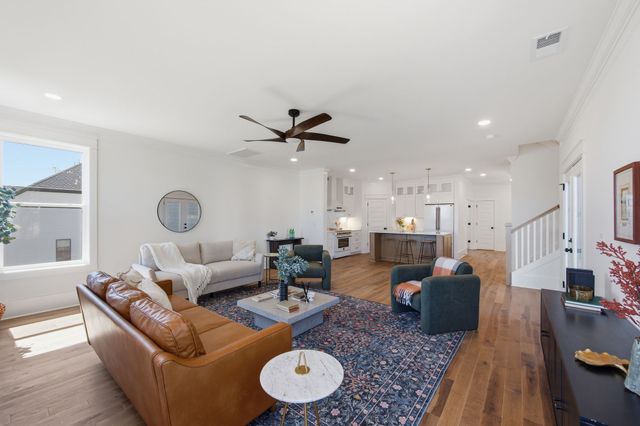 264 38th Ave, N, Nashville, TN 37209