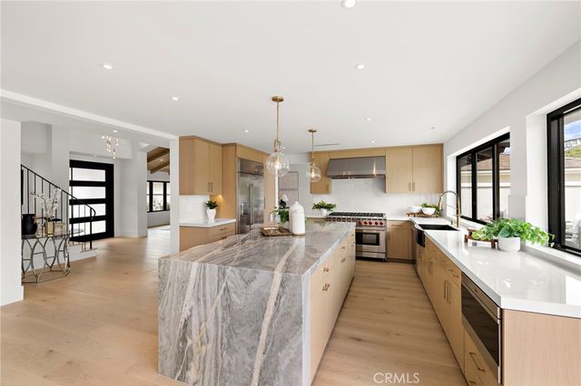 6 Monterey Circle, Corona Del Mar, CA 92625