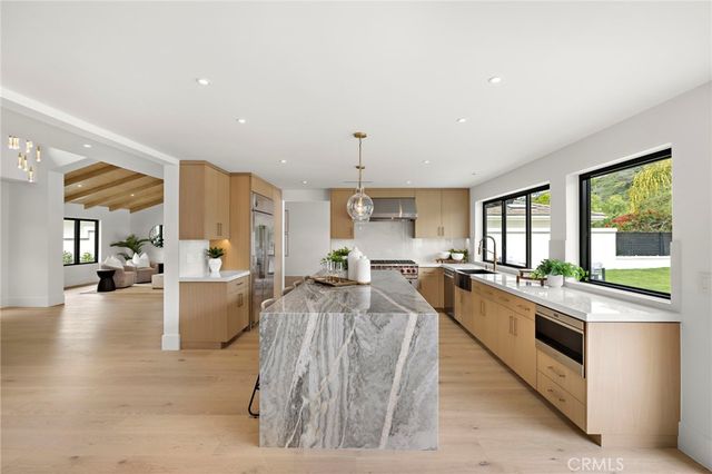 6 Monterey Circle, Corona Del Mar, CA 92625