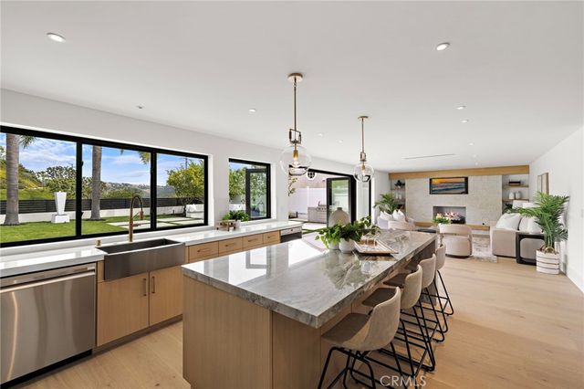 6 Monterey Circle, Corona Del Mar, CA 92625