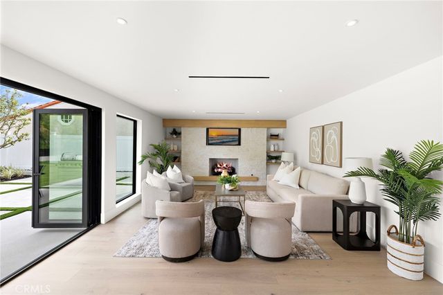 6 Monterey Circle, Corona Del Mar, CA 92625